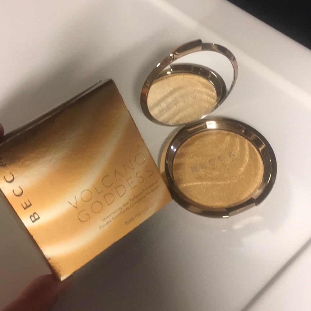 Becca Volcano Goddess shimmering skin perfector